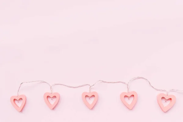 Dekoráció Szív Alakú Lámpák Egy Rózsaszín Háttér Valentine Day Celebration — Stock Fotó