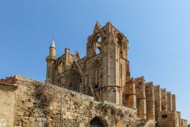 Lala Mustafa Paşa Camii, yan görünüm. Famagusta, Kıbrıs.