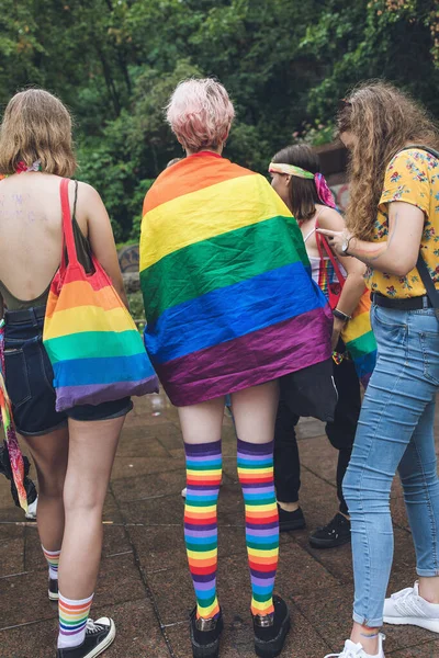 Uczestnicy dorocznej praskiej parady Pride — Zdjęcie stockowe
