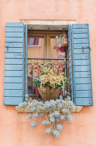 Die Besten Fenster Venedigs Bei Schönem Sonnigen Wetter — Stockfoto