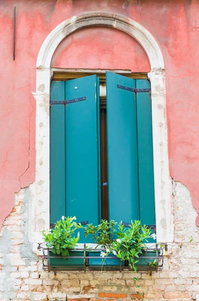 Die Besten Fenster Venedigs Bei Schönem Sonnigen Wetter — Stockfoto