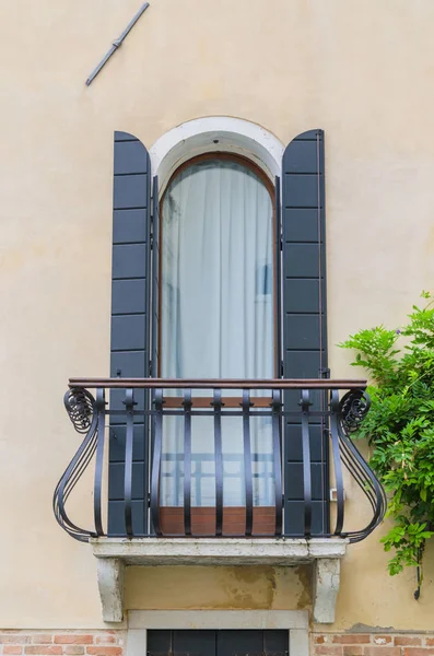 Die Besten Fenster Venedigs Bei Schönem Sonnigen Wetter — Stockfoto