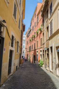 Küçük sokakları, geniş ve ebedi şehir Roma.
