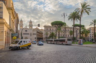 Büyük Roma tarihi mimarisi ile.
