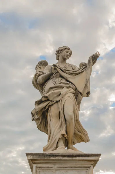 Estátua Mármore Anjo Uma Ponte Roma Itália — Fotografia de Stock