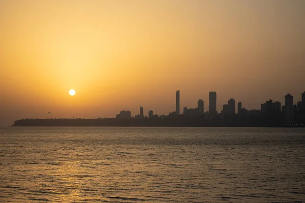 印度孟买海洋大道的日落场景 — 图库照片