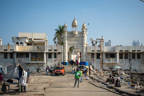 インドのムンバイ 2019年3月11日 イスラム教徒のための宗教的な場所であるHaji Ali Dargaの眺め — ストック写真