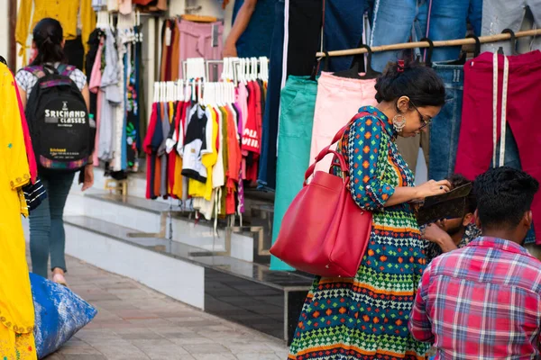 Mumbai India Marzo 2019 Locales Ocupados Compras Callejeras Hill Road — Foto de Stock