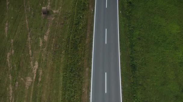 Paisagem Campo Carros Que Correm Estrada Bósnia Herzegovina — Vídeo de Stock
