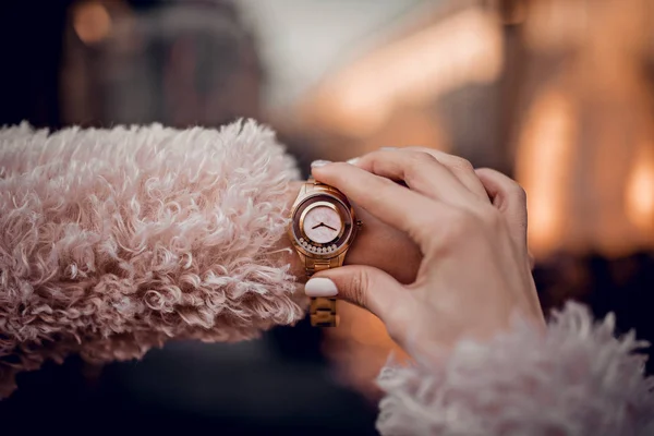 Stylish Watch Woman Hand — Stock Photo, Image