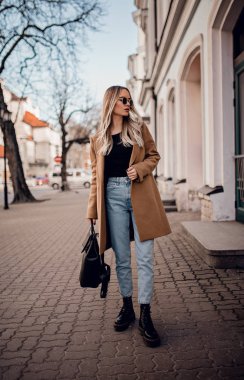 Şık model açık poz