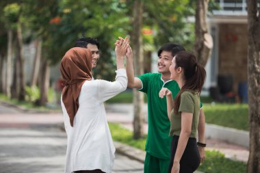 arkadaşlar eğlenmeye egzersiz sonra sohbet