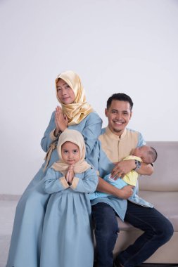 mutlu Genç Asyalı Müslüman aile