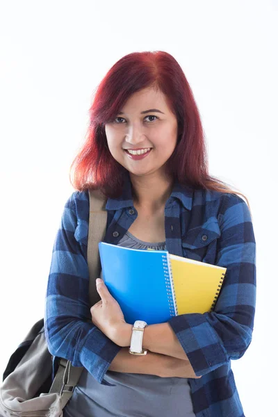 Portret van vrouwelijke roodharige boek houden — Stockfoto