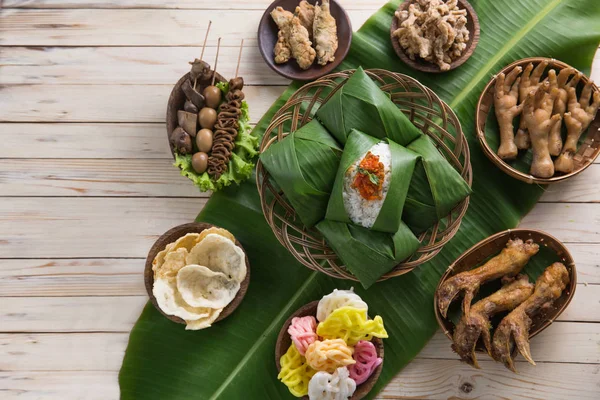 Nasi angkringan o nasi kucing. tradicional indonesio —  Fotos de Stock