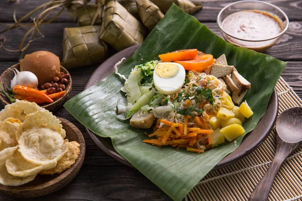 Gado-gado. makanan tradisional indonesia — Stok Foto