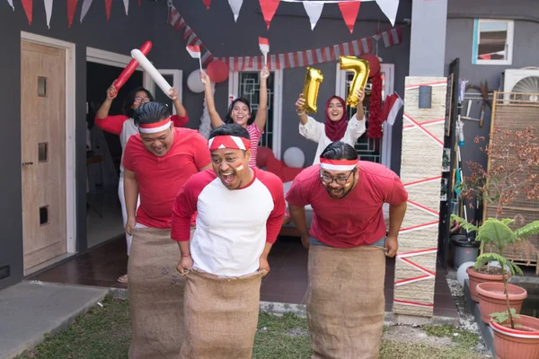 Karung ras selama indonesia hari kemerdekaan — Stok Foto