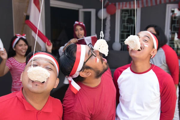 Indonesiakjeks som spiser konkurranse – stockfoto