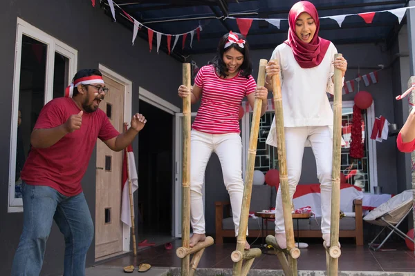 Endonezya stilts yarış rekabet