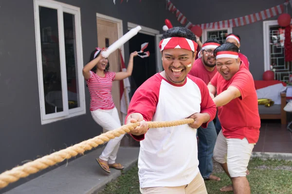 Indonesian tarik-menarik persaingan perang — Stok Foto