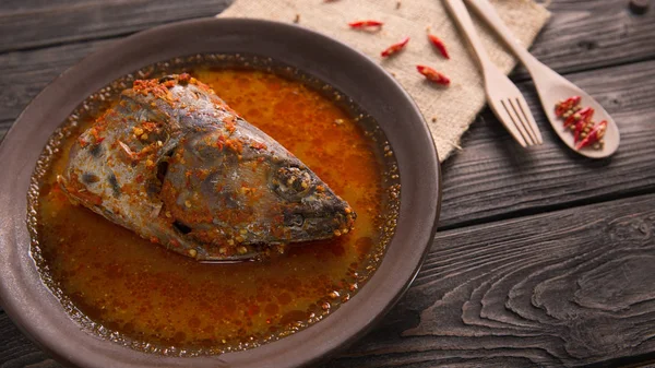 전통적인 인도네시아 요리 생선 머리 gulai — 스톡 사진