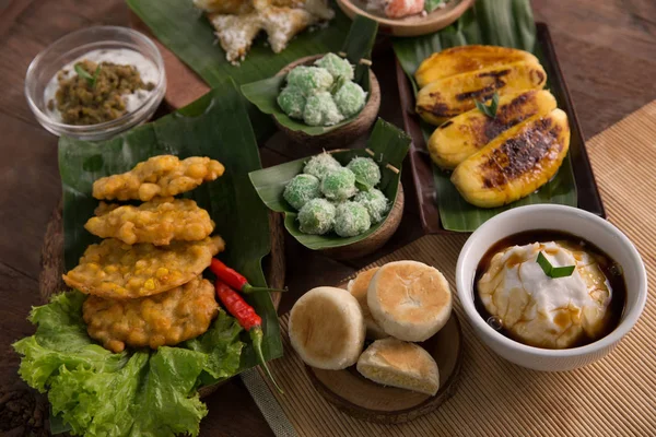 Berbagai macam makanan indonesia — Stok Foto