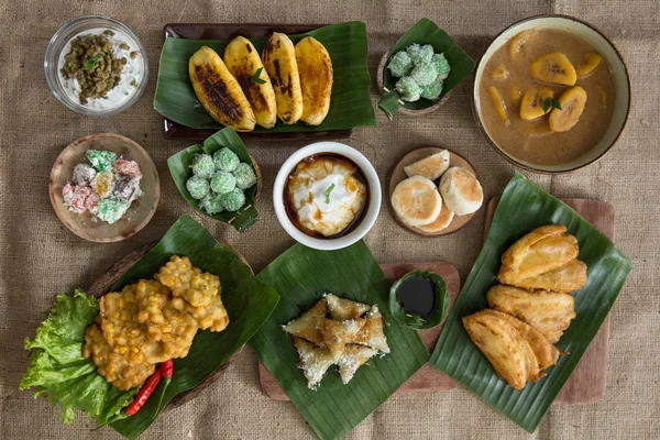 Berbagai macam makanan indonesia — Stok Foto