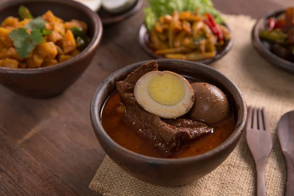 Brongkos cibo javanese — Foto Stock