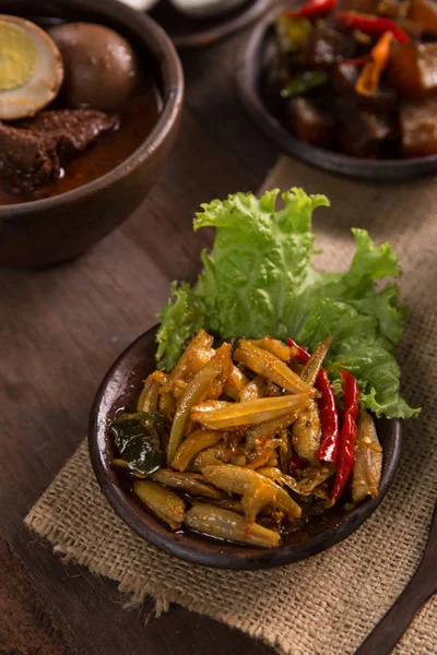 Sambal teri. Makanan tradisional javan — Stok Foto