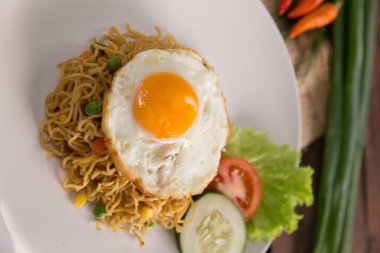 Mie goreng veya kızarmış şehriye