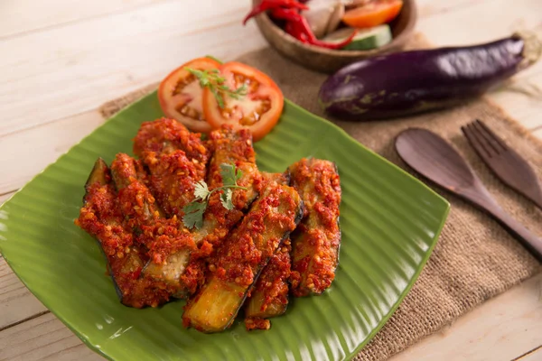 Terong Balado Derin Yağda Kızartılmış Patlıcan Domates Biber Yapıştır Veya — Stok fotoğraf