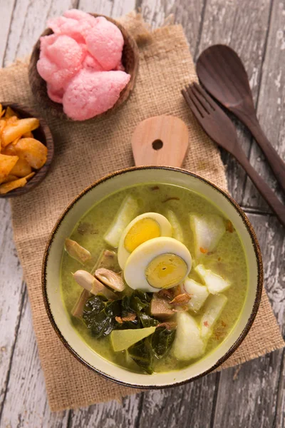 Lontong sayur. rice cake with soup — Stock Photo, Image