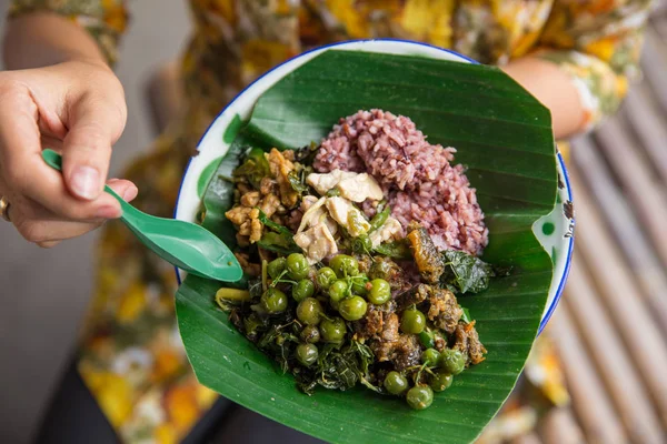 kırmızı ya da kahverengi pirinç geleneksel Cava gıda