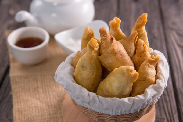 Pisang molen. envoltura de plátano frito —  Fotos de Stock