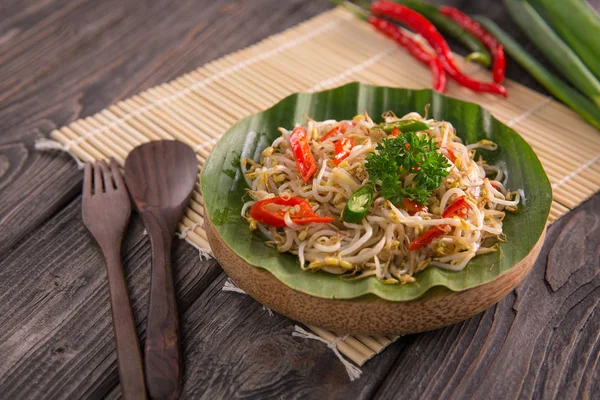 Oseng tauge. stir fry bean sprouts — Stock Photo, Image