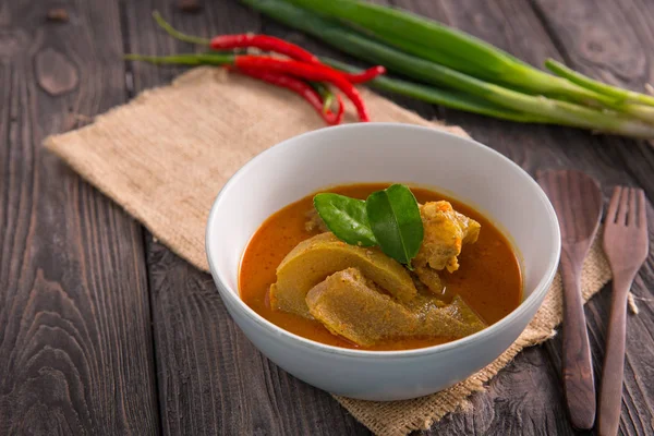 Kikil oder Rindsehnen-Curry — Stockfoto