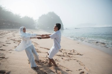 Müslüman çift eğlenmek