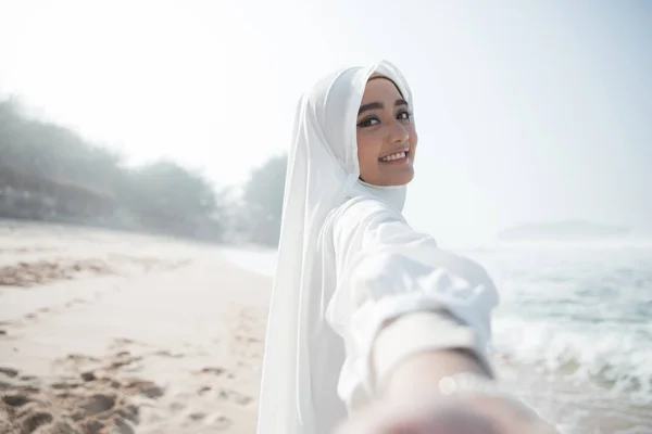 Beautiful woman with scarf take picture — Stock Photo, Image