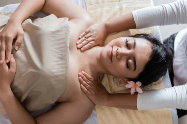 Beauty Healthy massage of body — Stock Photo, Image