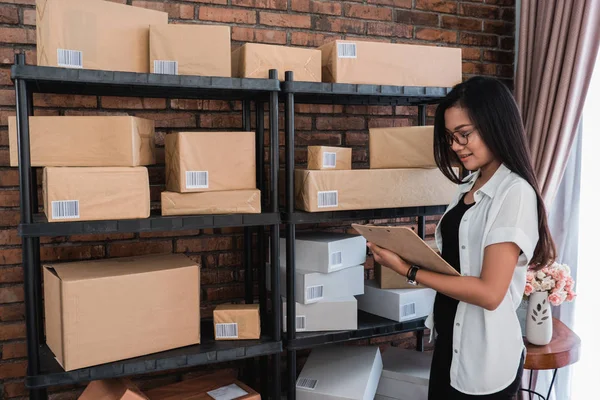 Online-Geschäft zu Hause — Stockfoto