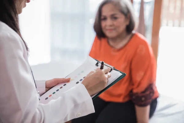 Mature Asian Woman Visitting Doctor Medical Check — Stock Photo, Image