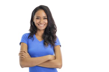 armcrossed ile gülümseyen güzel rahat üniversite öğrencisi