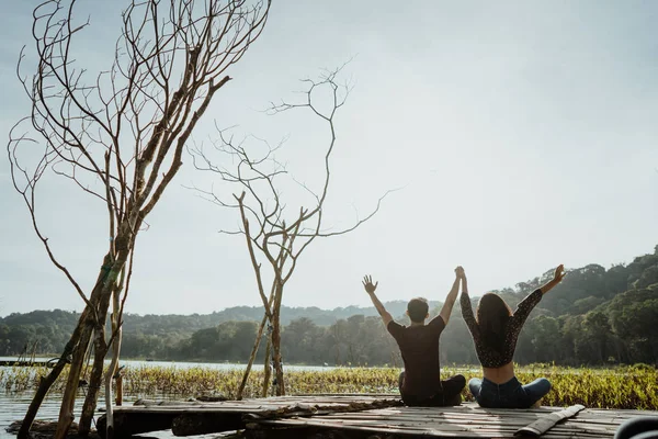 Beautiful lake with friend together — Stock Photo, Image