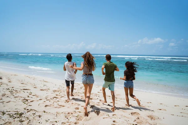 Amizade liberdade praia verão — Fotografia de Stock