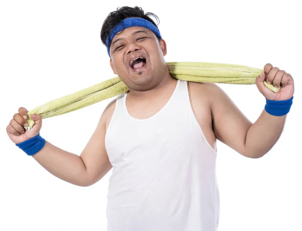 Porträtt av fett unga män skratta efter träningen med handduk — Stockfoto
