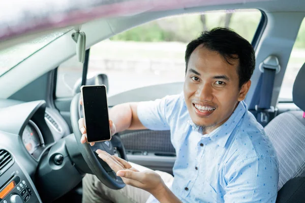 Smartphone εφαρμογή υποστήριξη ταξί σε απευθείας σύνδεση — Φωτογραφία Αρχείου