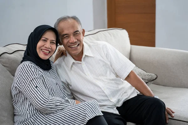 Asia muslim pasangan tua bersama-sama — Stok Foto