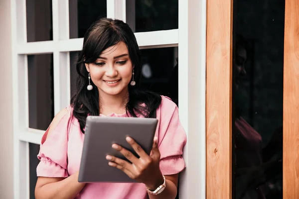 Young entrepreneur with her startup company — Stock Photo, Image