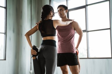 Spor çift çekirdek egzersiz için önce ısınma