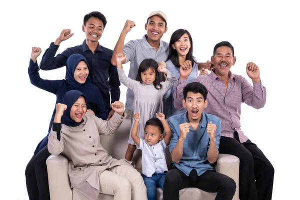 Asiatiska muslimska familjen Eid Mubarak Ramadan Kareem — Stockfoto